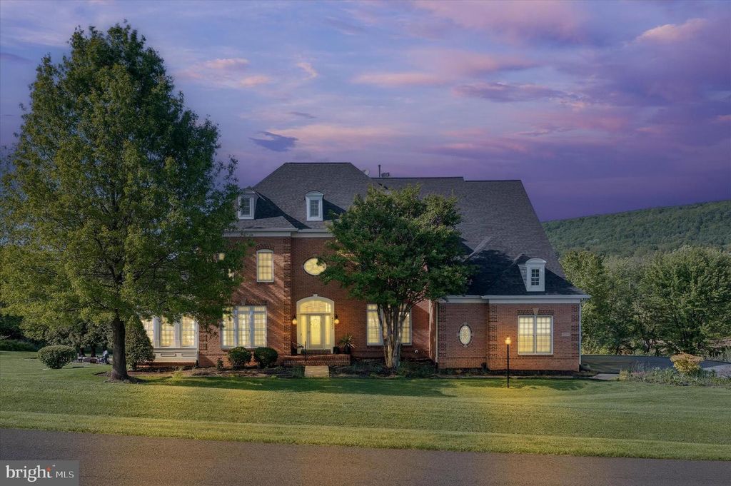 Image 2 of property listing at 4202 MARYLAND CT, Middletown, MD 21769