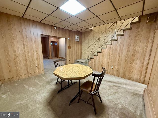 1749 WEST END AVE, Pottsville, PA 17901