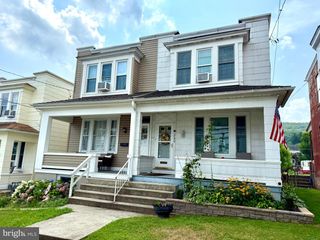 1749 WEST END AVE, Pottsville, PA 17901