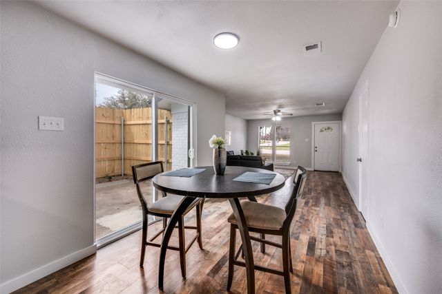 845 Willow Circle N, Burleson, TX 76028