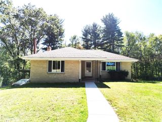 333 Rolshouse Dr, Mccandless, PA 15237