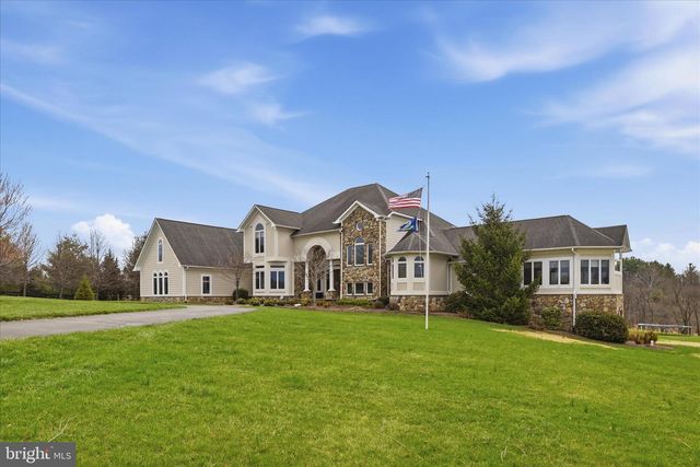 16076 BERLIN TPKE, Purcellville, VA 20132