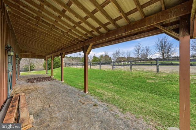 16076 BERLIN TPKE, Purcellville, VA 20132