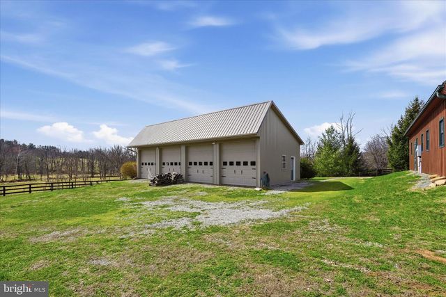 16076 BERLIN TPKE, Purcellville, VA 20132