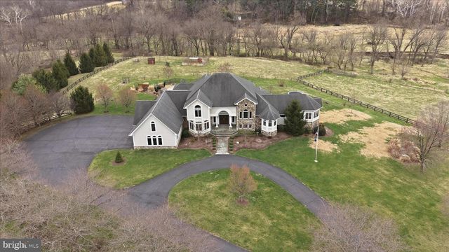 16076 BERLIN TPKE, Purcellville, VA 20132