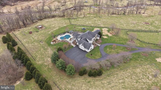 16076 BERLIN TPKE, Purcellville, VA 20132