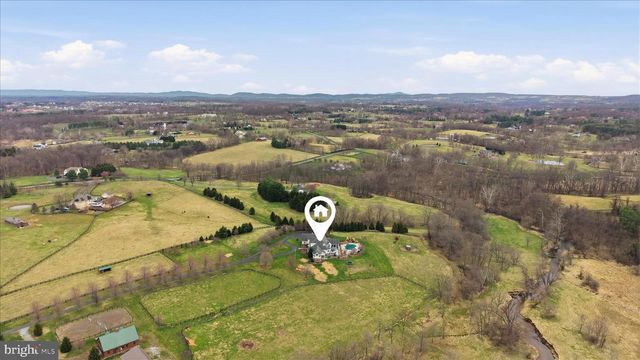 16076 BERLIN TPKE, Purcellville, VA 20132
