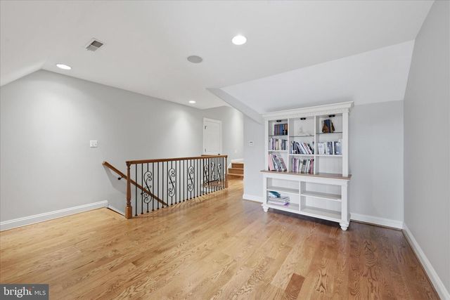16076 BERLIN TPKE, Purcellville, VA 20132