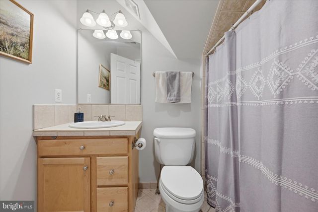 16076 BERLIN TPKE, Purcellville, VA 20132