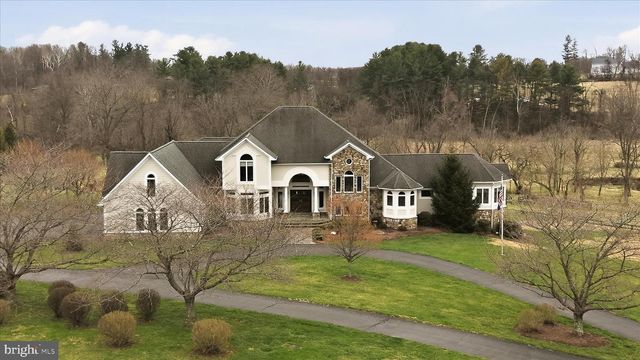 16076 BERLIN TPKE, Purcellville, VA 20132