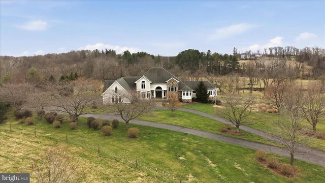 16076 BERLIN TPKE, Purcellville, VA 20132
