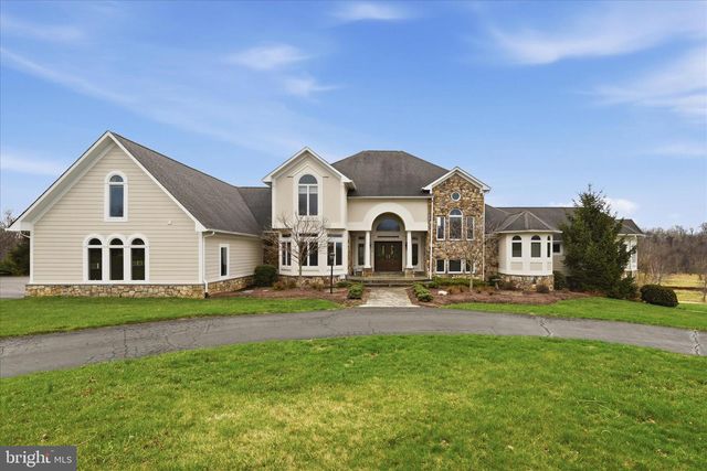 16076 BERLIN TPKE, Purcellville, VA 20132