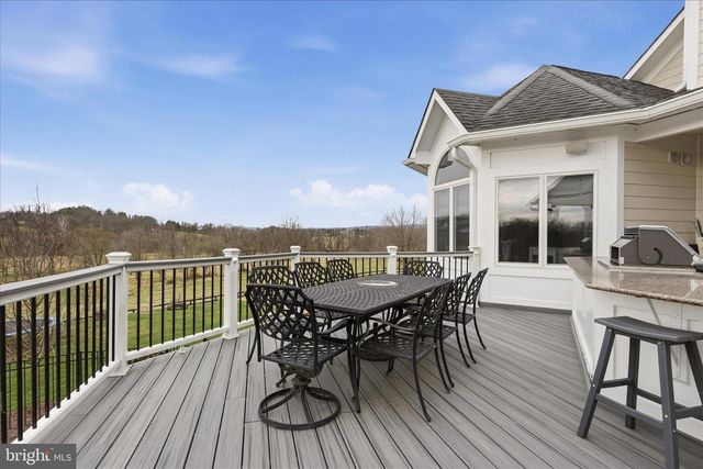 16076 BERLIN TPKE, Purcellville, VA 20132