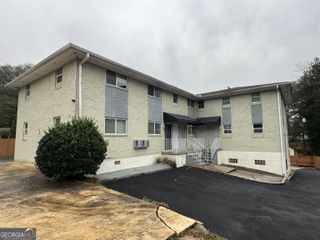 2430 Perry Boulevard NW, Atlanta, GA 30318