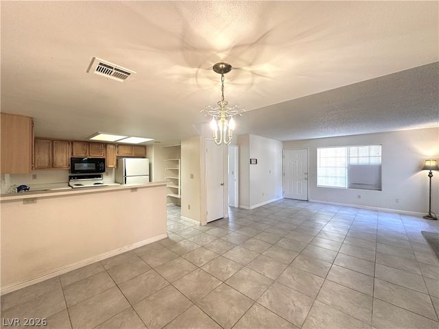 9070 Spring Mountain Road 115, Las Vegas, NV 89117