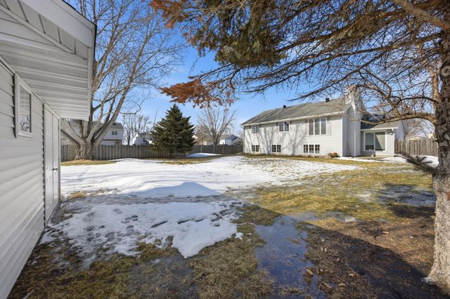 3829 10th Street N, Fargo, ND 58102