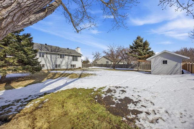 3829 10th Street N, Fargo, ND 58102