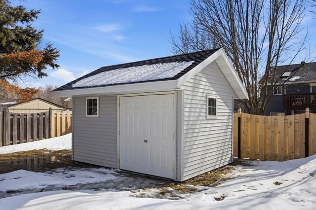 3829 10th Street N, Fargo, ND 58102