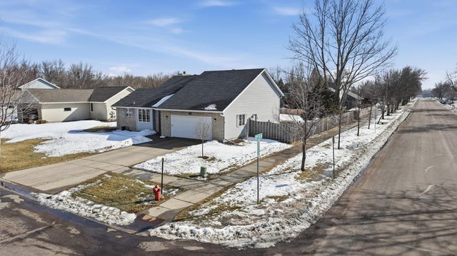 3829 10th Street N, Fargo, ND 58102