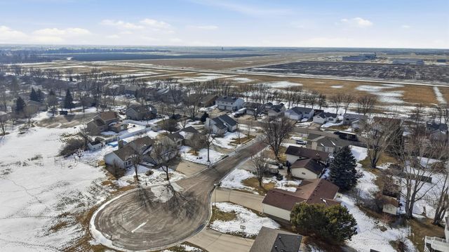 3829 10th Street N, Fargo, ND 58102