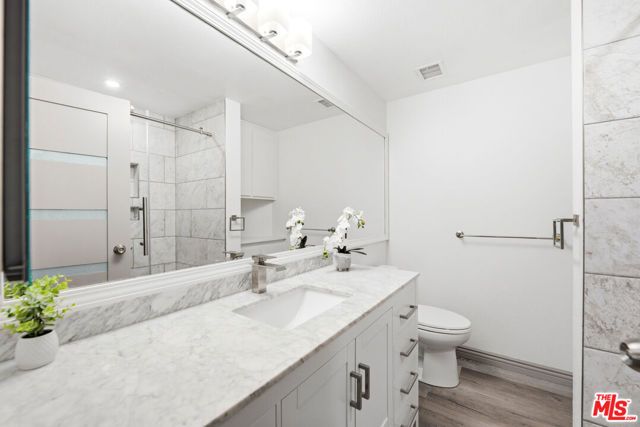 1131 Alta Loma Road 410, West Hollywood, CA 90069