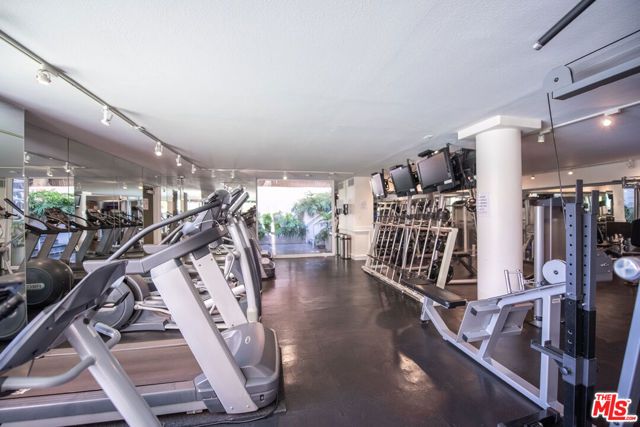 1131 Alta Loma Road 410, West Hollywood, CA 90069