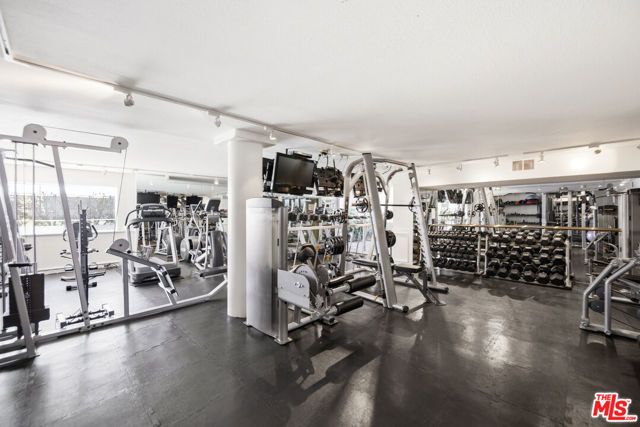1131 Alta Loma Road 410, West Hollywood, CA 90069