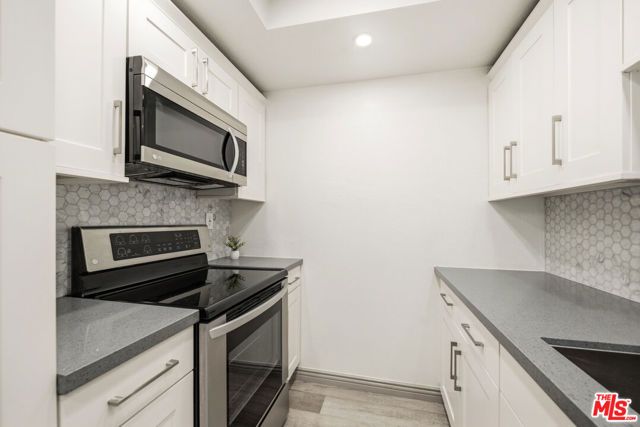 1131 Alta Loma Road 410, West Hollywood, CA 90069