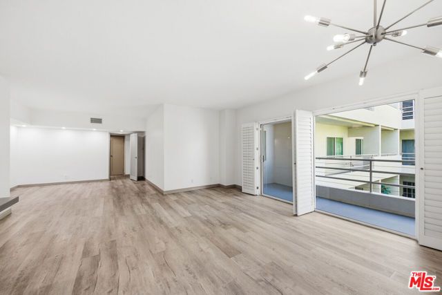 1131 Alta Loma Road 410, West Hollywood, CA 90069
