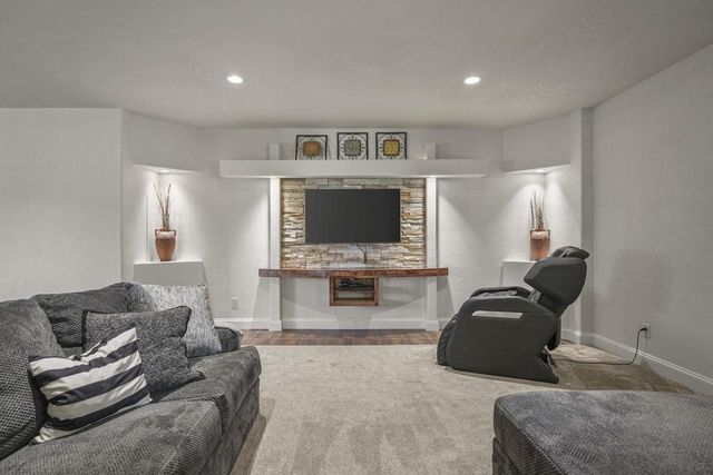 1704 Tierney Drive, Waunakee, WI 53597