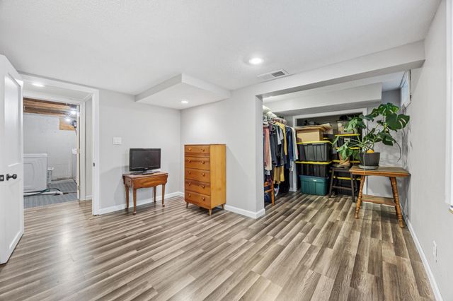 1534 10th Street S, Fargo, ND 58103