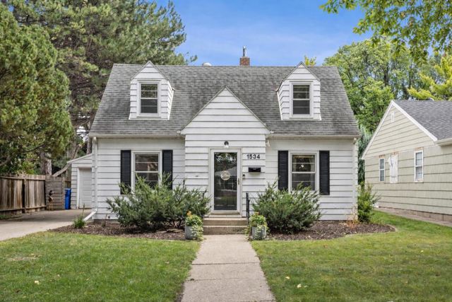 1534 10th Street S, Fargo, ND 58103