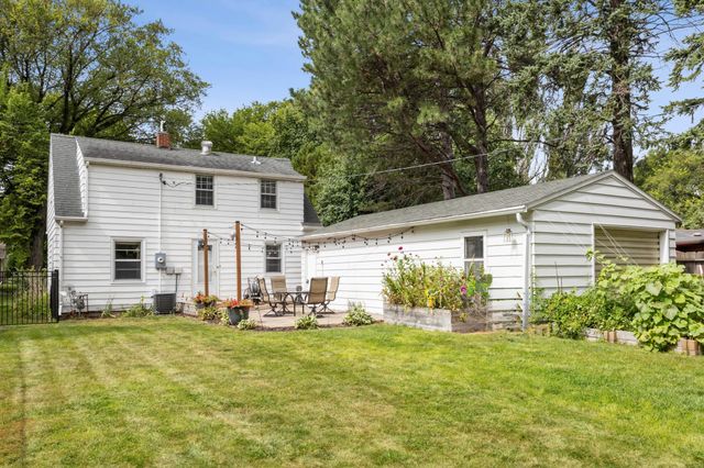 1534 10th Street S, Fargo, ND 58103