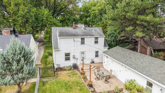 1534 10th Street S, Fargo, ND 58103