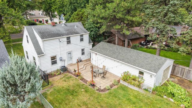 1534 10th Street S, Fargo, ND 58103