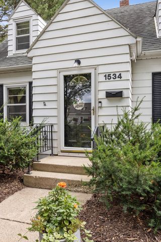 1534 10th Street S, Fargo, ND 58103