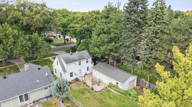 1534 10th Street S, Fargo, ND 58103