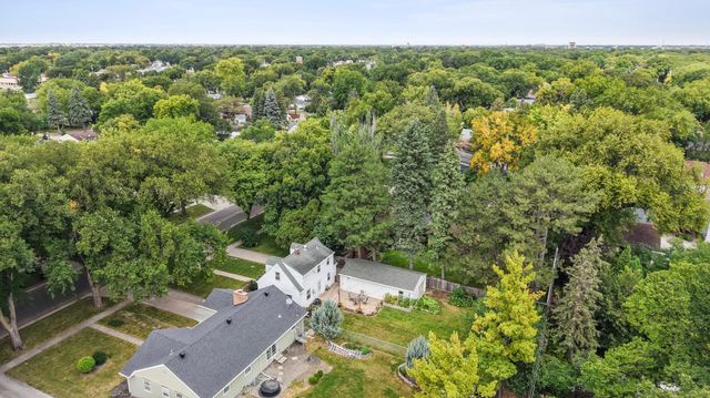 1534 10th Street S, Fargo, ND 58103