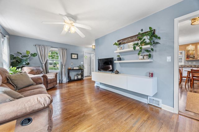 1534 10th Street S, Fargo, ND 58103