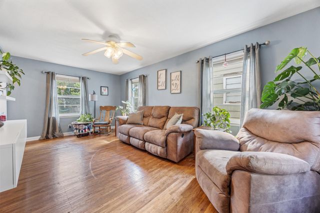 1534 10th Street S, Fargo, ND 58103