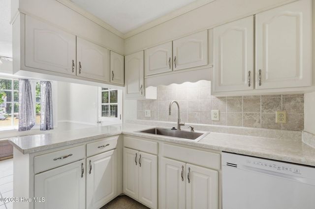 5987 Brookcliff Road, Fayetteville, NC 28304