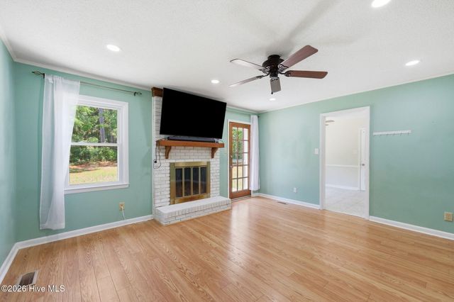 5987 Brookcliff Road, Fayetteville, NC 28304
