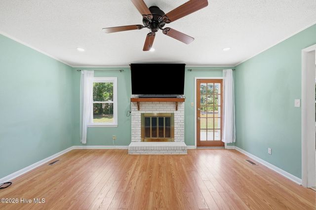 5987 Brookcliff Road, Fayetteville, NC 28304