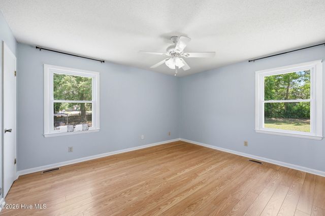 5987 Brookcliff Road, Fayetteville, NC 28304