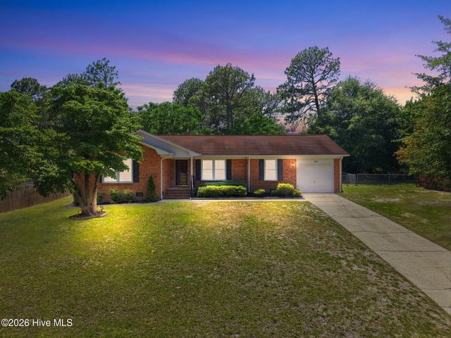 5987 Brookcliff Road, Fayetteville, NC 28304
