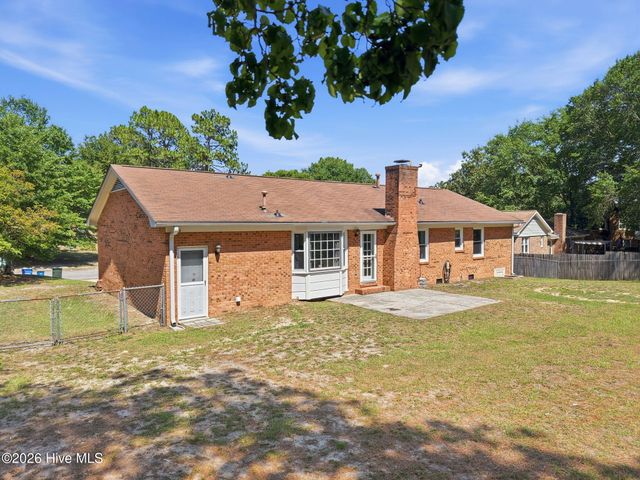 5987 Brookcliff Road, Fayetteville, NC 28304