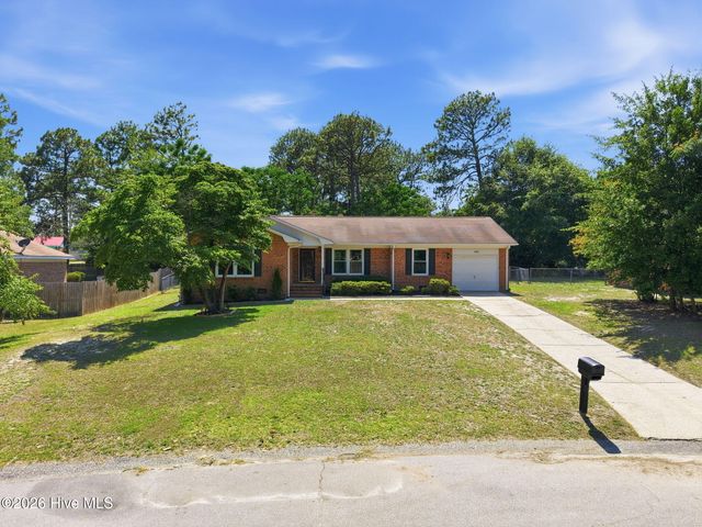 5987 Brookcliff Road, Fayetteville, NC 28304