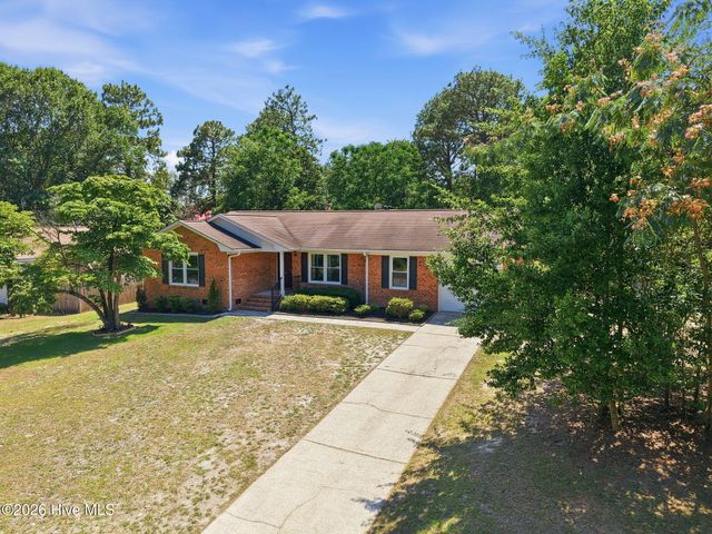 5987 Brookcliff Road, Fayetteville, NC 28304