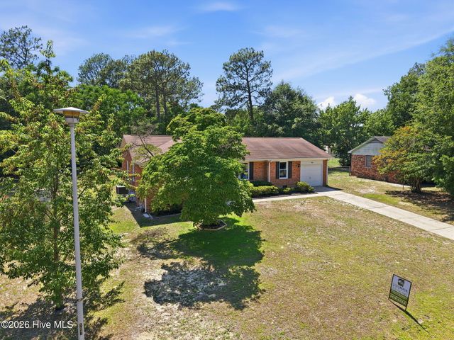 5987 Brookcliff Road, Fayetteville, NC 28304