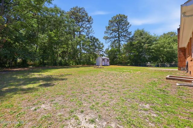 5987 Brookcliff Road, Fayetteville, NC 28304